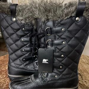 Sorel Black Quilted Winter Boots with Gray Fur - NWT!